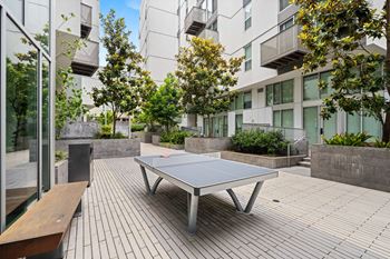 Courtyard space at l seven apartments in san francisco, ca 94103